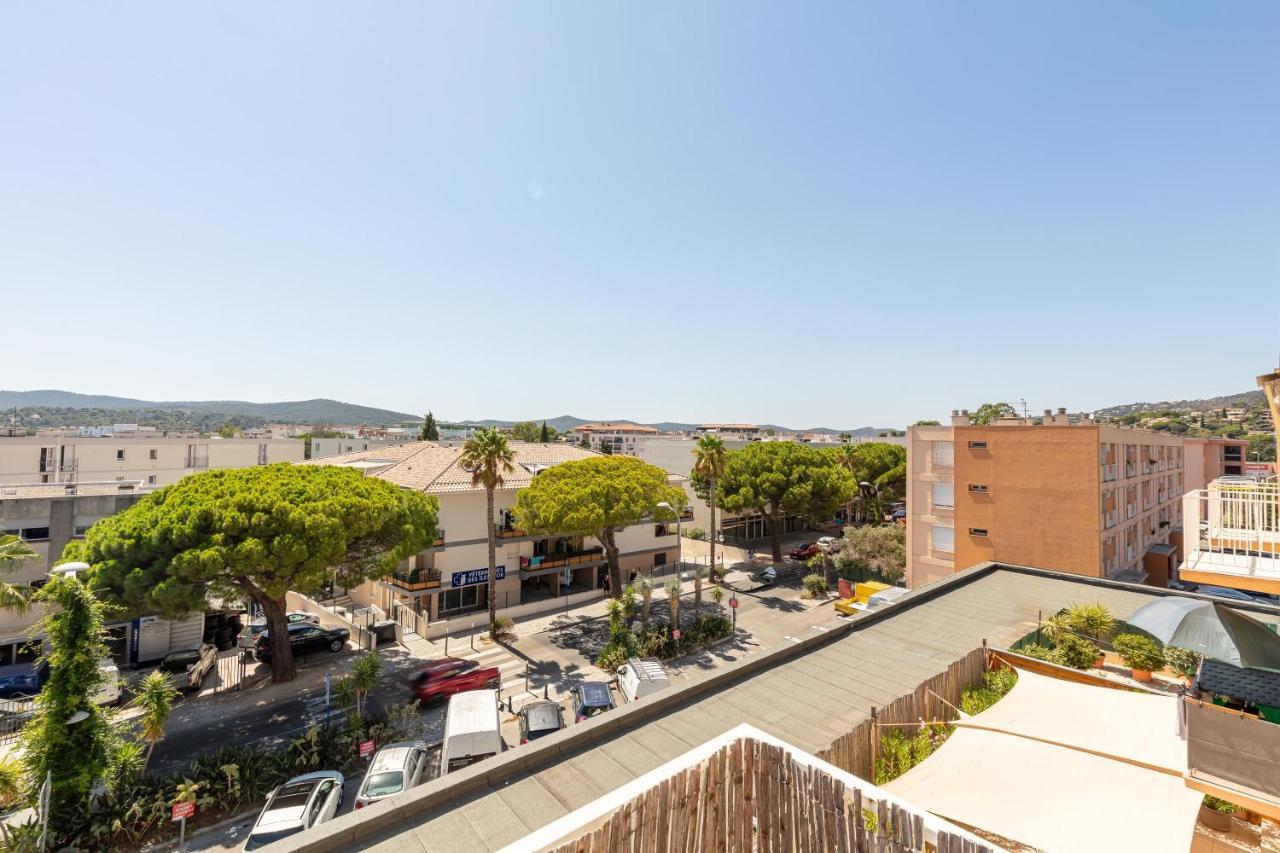 Le Blue Sea - Appt Classe 3 Etoiles A 650M De La Plage Le Lavandou Zewnętrze zdjęcie
